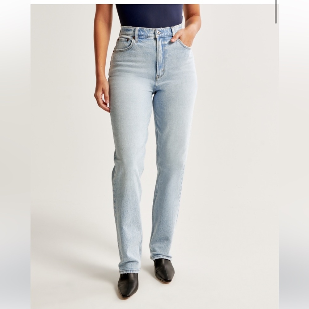 Ultra High Rise 90’s Straight jeans